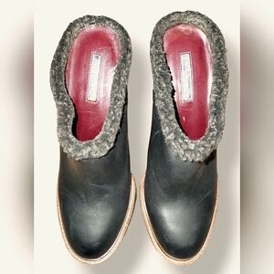 BCBGENERATION Leather, faux fur, wood block wedges size 10